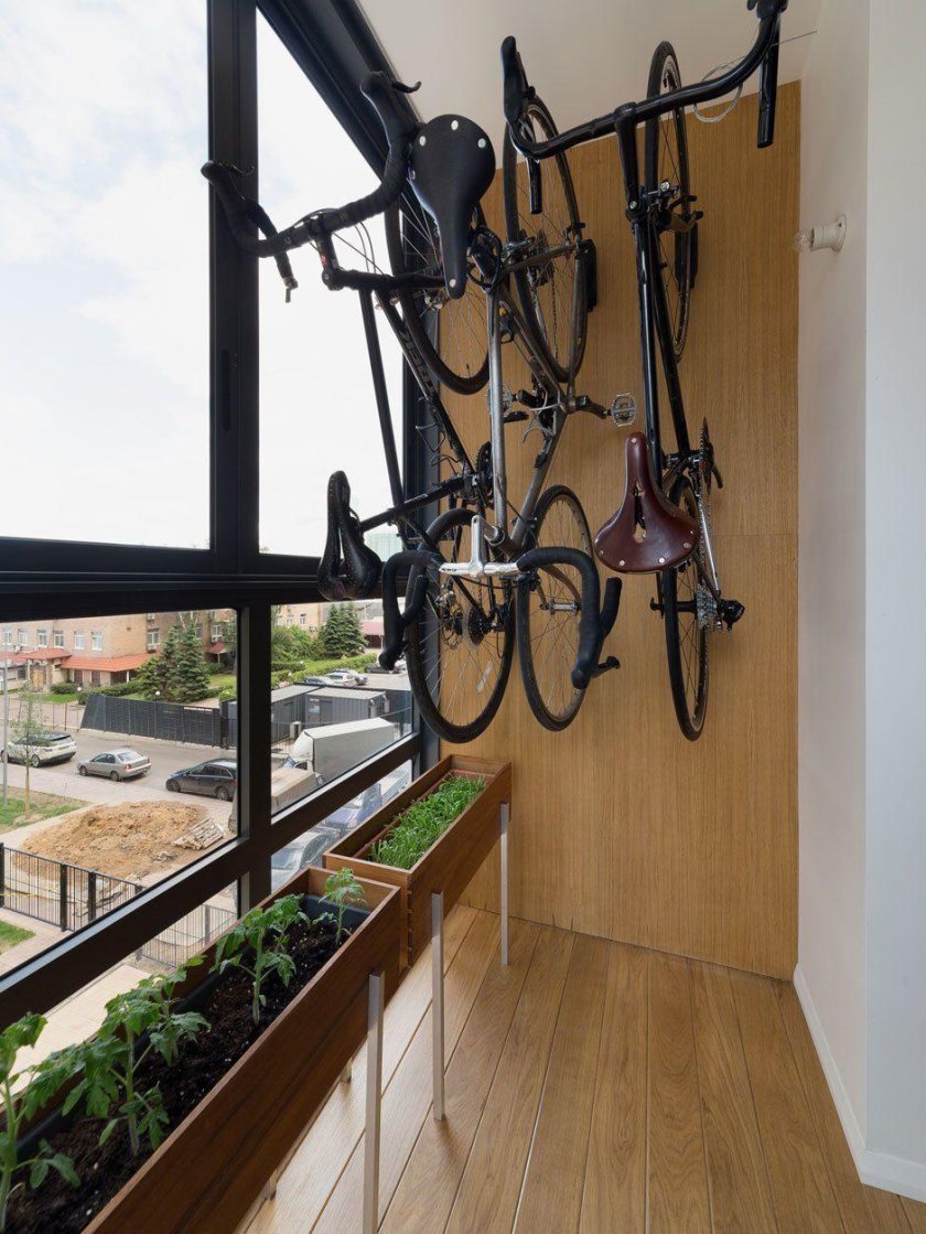 Велосипед на балконе