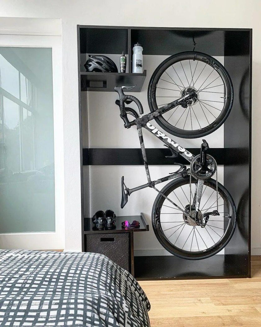 Шкаф для велосипеда в квартире