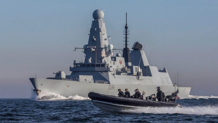 HMS Defender d36
