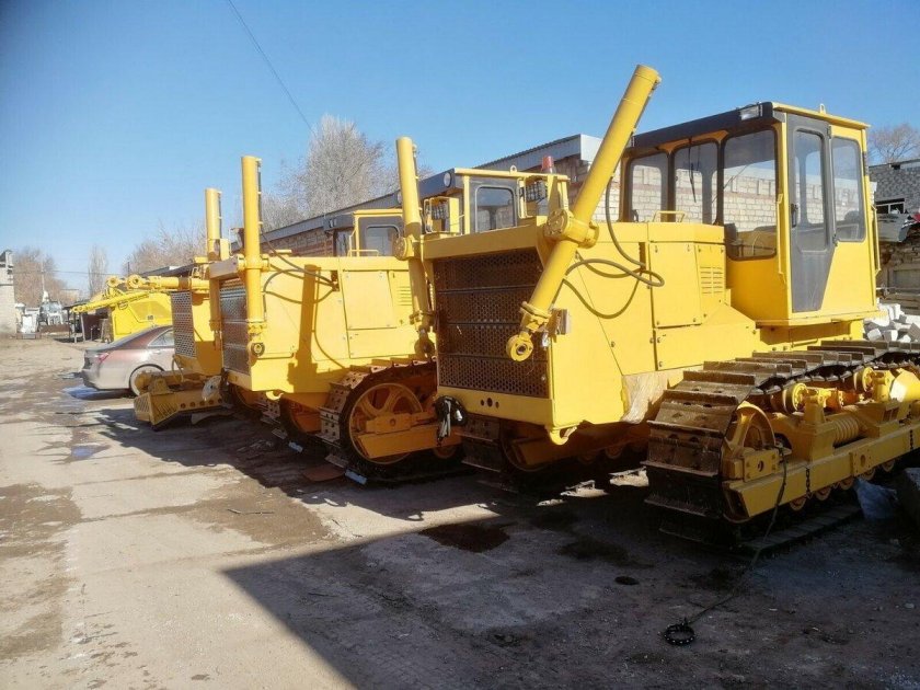 Бульдозер чтз б-10