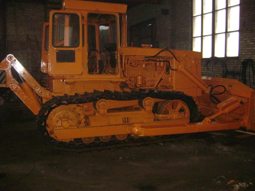 Бульдозер чтз б10м