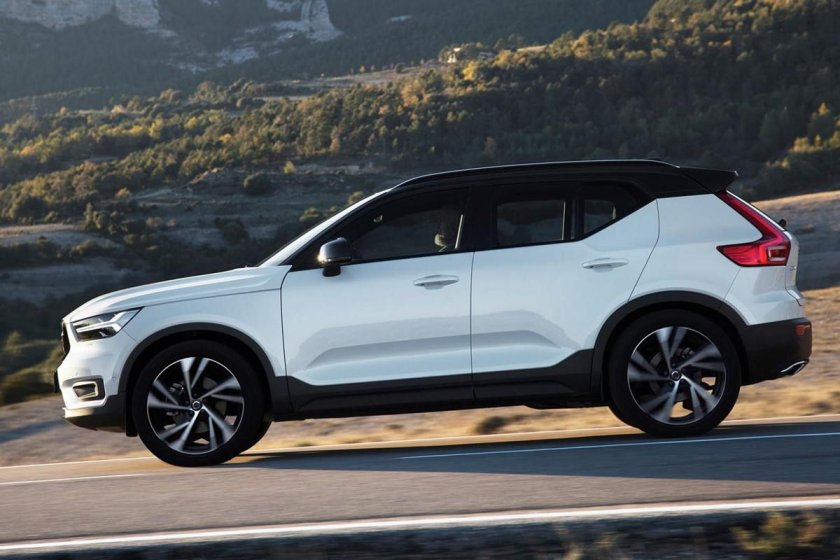 Вольво xc40 белая