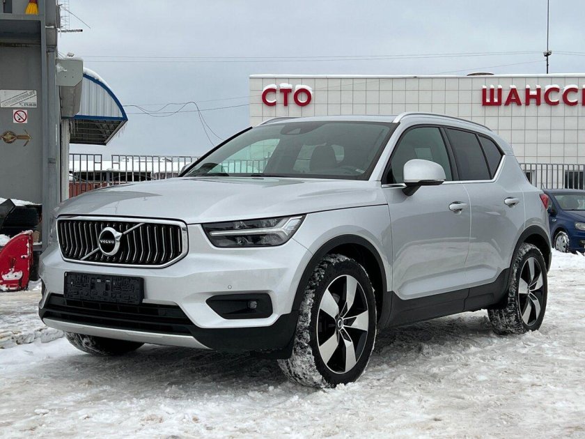Вольво хс40 2021