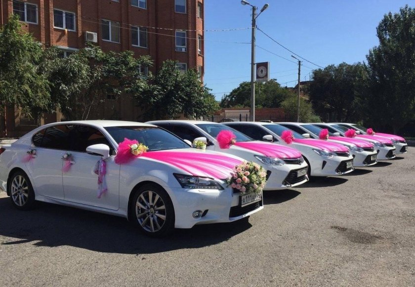 Украшение свадебного кортежа