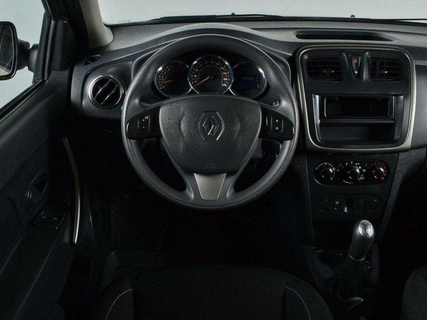 Логан 2 2014 салон