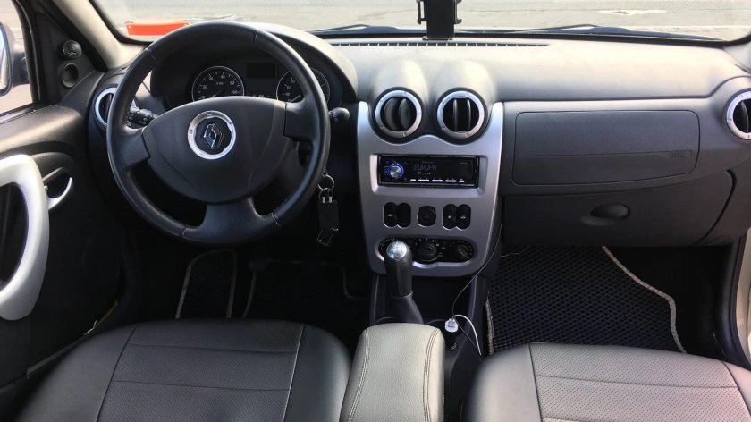Renault Sandero 1 салон