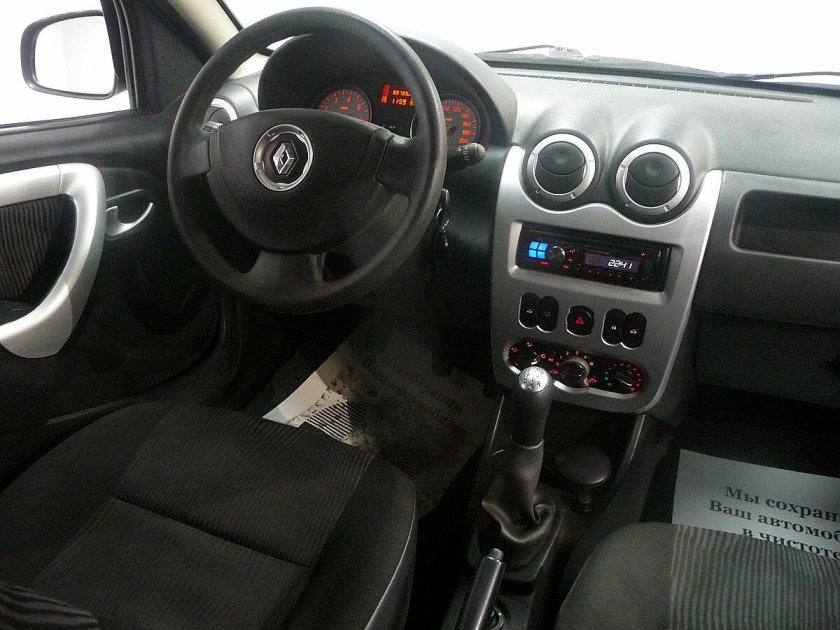 Renault Sandero 2012