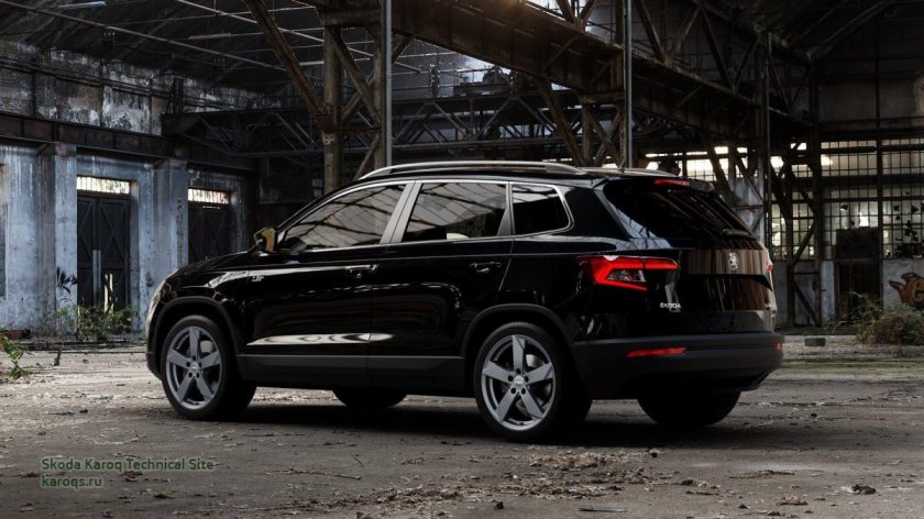 Skoda Karoq черный