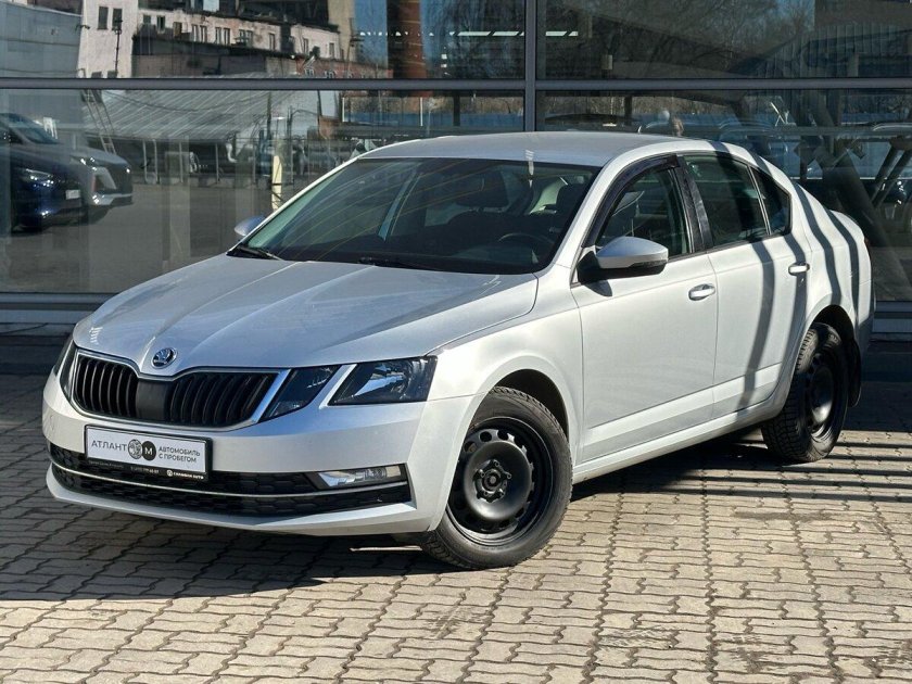 Шкода октавия 2018 серебристая