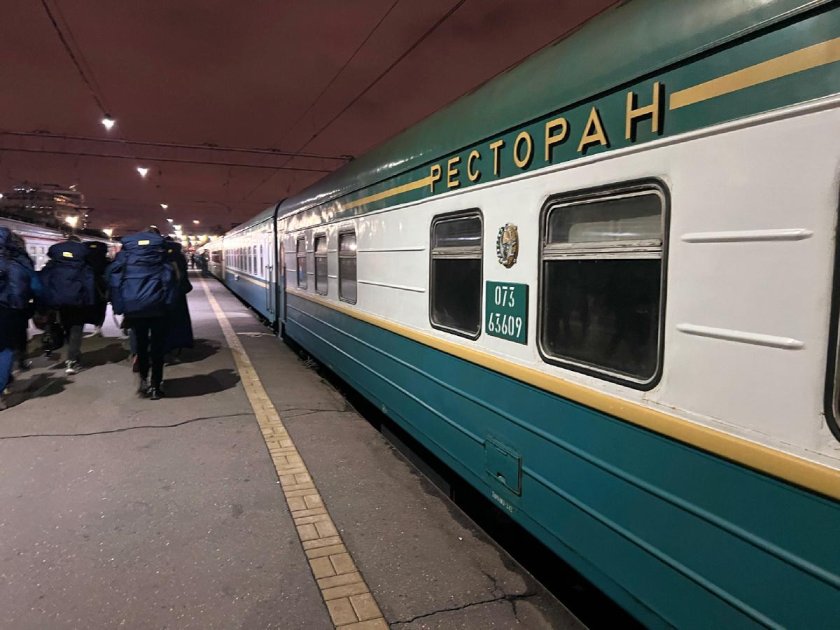 Фирменный поезд карелия 018а