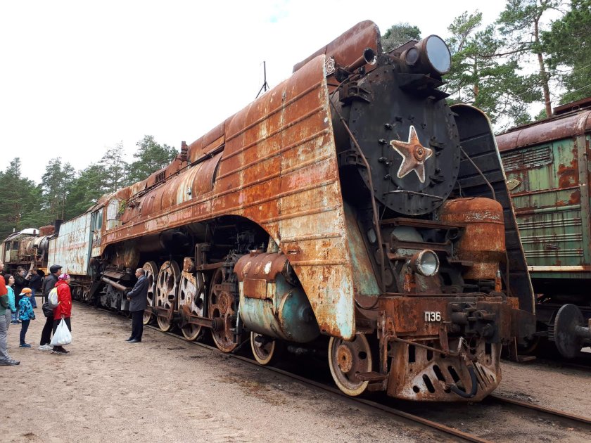 Фондовая площадка списанных поездов Пионерский парк Лебяжье