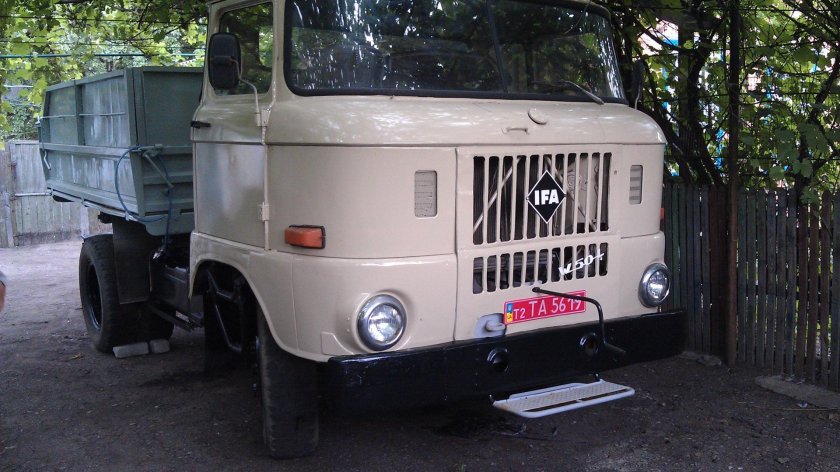 Автомобиль IFA w50