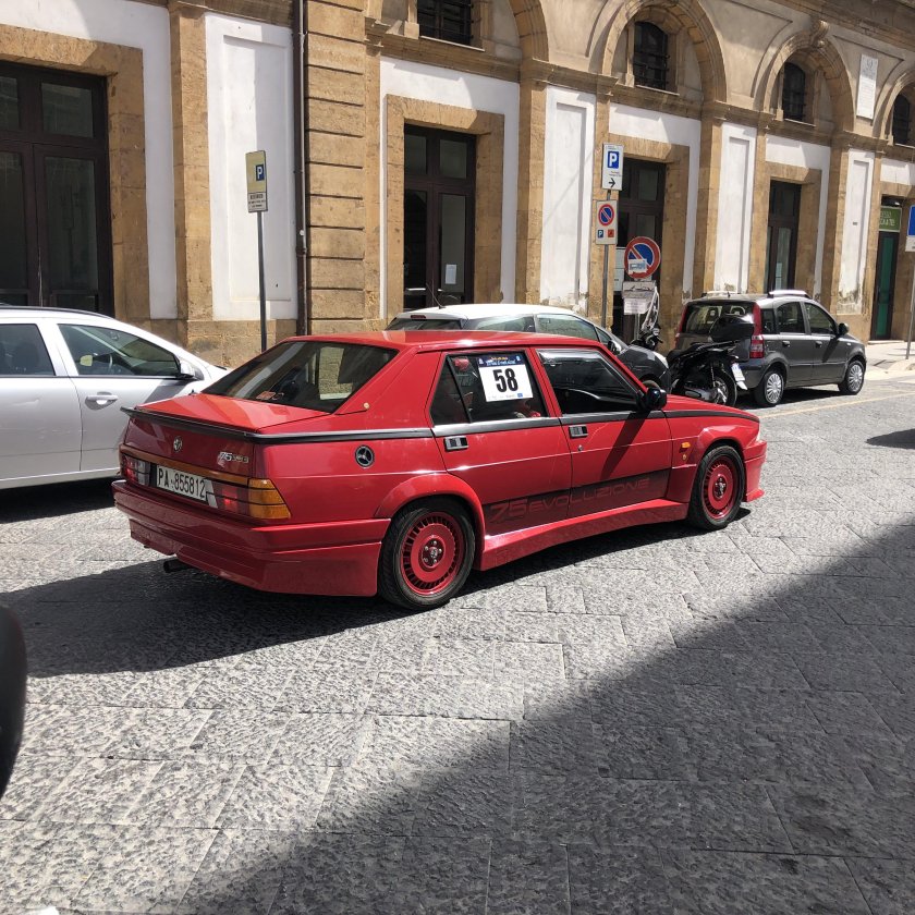 Alfa Romeo 75