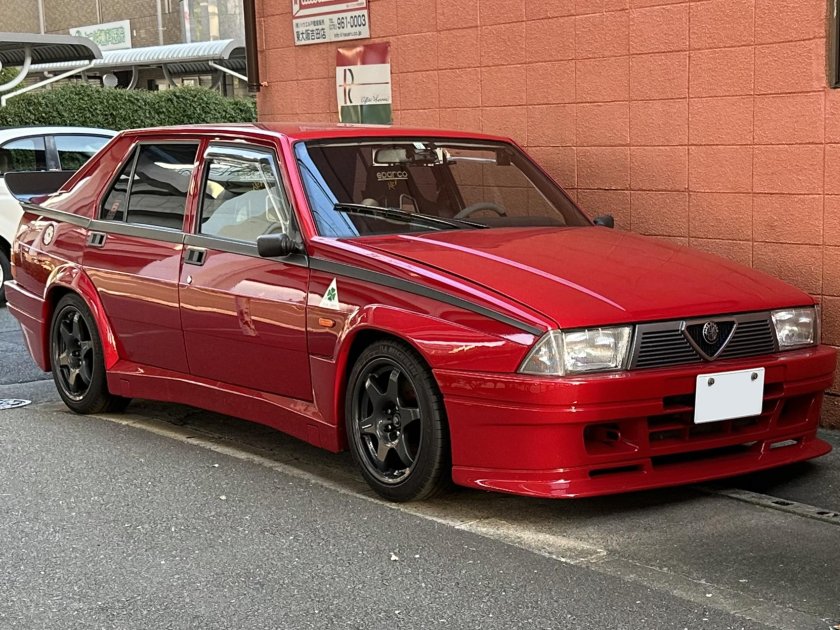 Alfa romeo 75 turbo