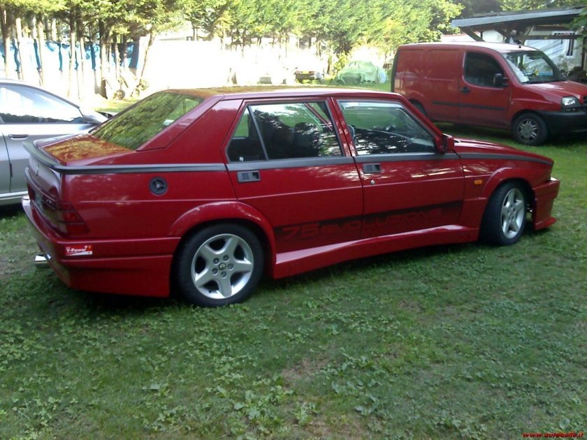 Alfa Romeo 75 1985