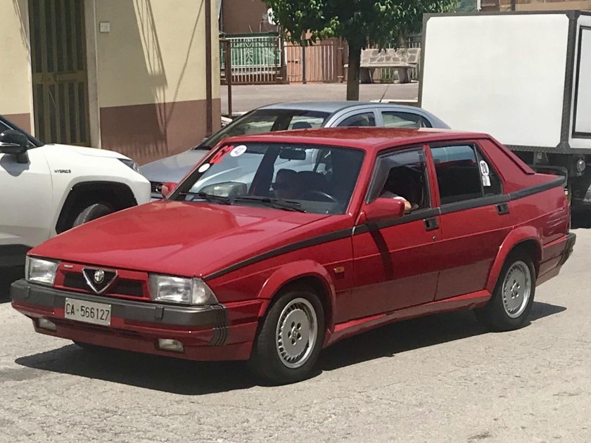 Alfa Romeo 75 Turbo