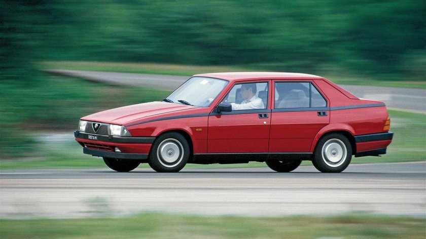 Alfa Romeo 75 1985