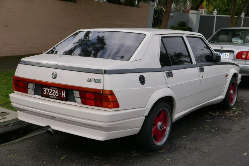 Alfa Romeo 75