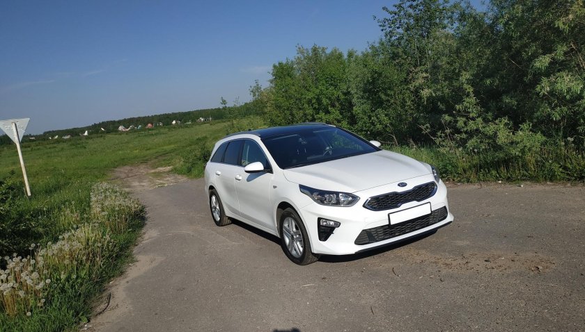 Kia Ceed белая