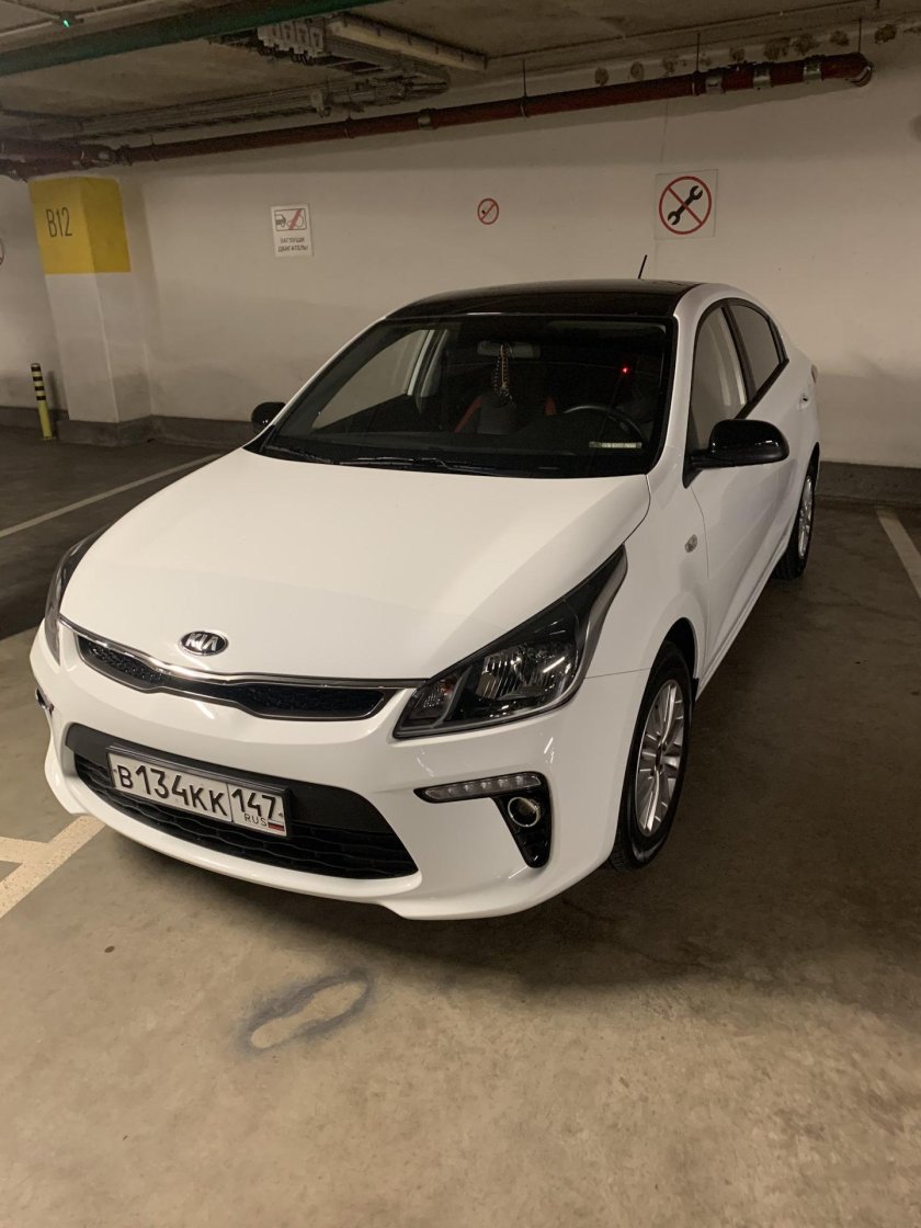Kia Rio 4 с черной крышей