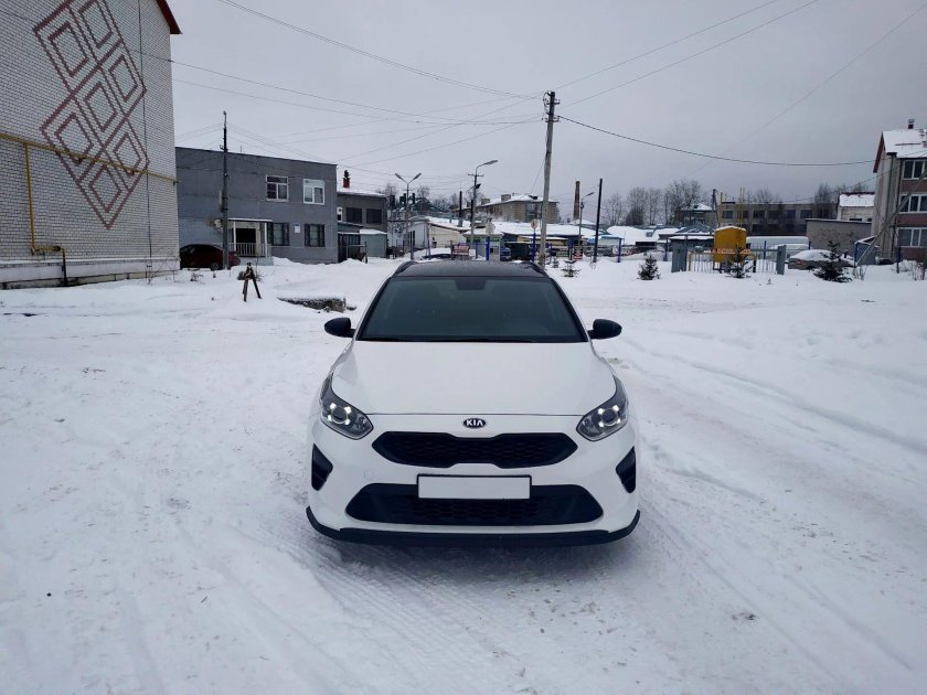 Kia Ceed 2019 белый