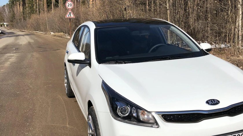 Kia Rio 4 с черной крышей