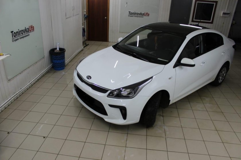 Kia Rio 4 с черной крышей