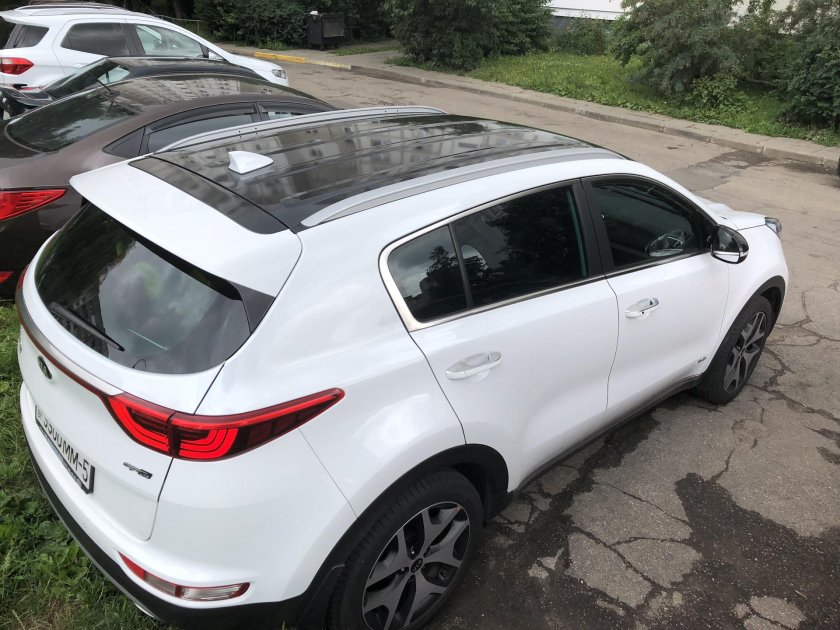 Спортейдж 4 с черной крышей