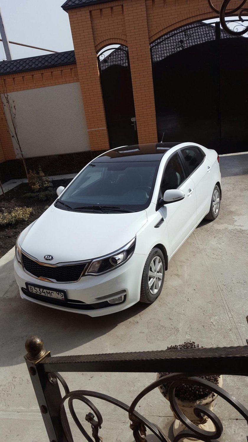 Киа Рио 2017 белая с черной крышей