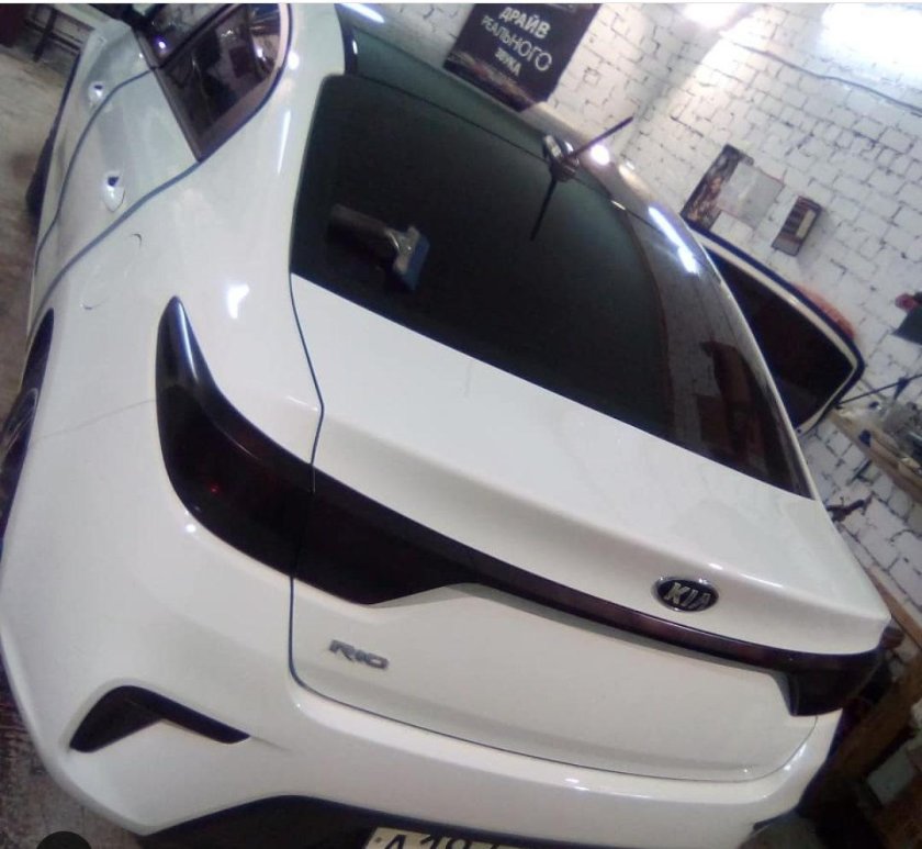 Киа Рио 4 белая с черной крышей