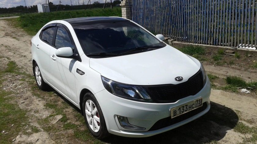 Киа Рио 3 с черной крышей