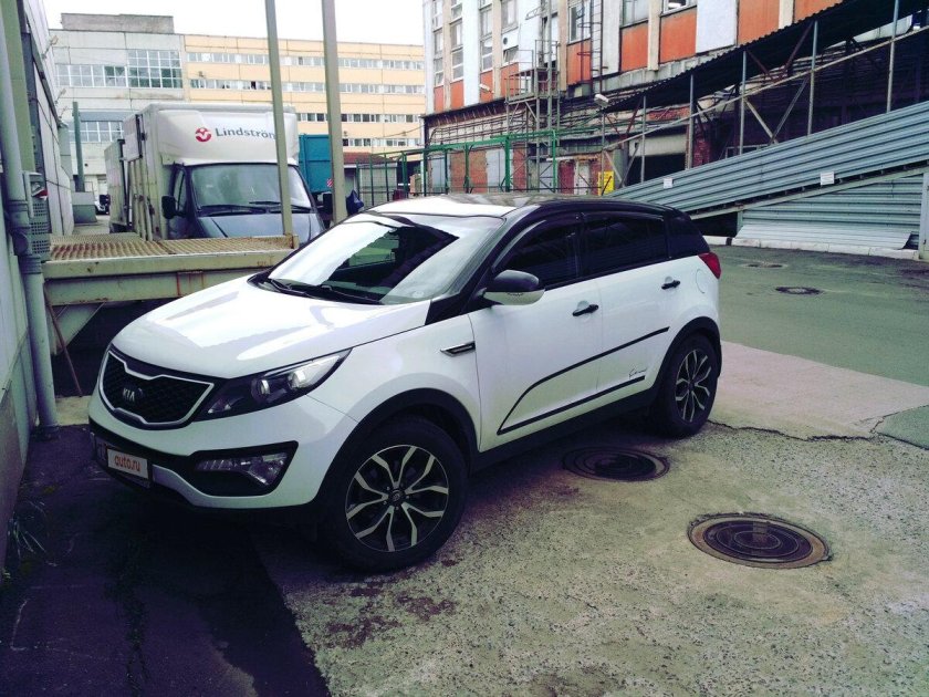 Киа Спортейдж с черной крышей