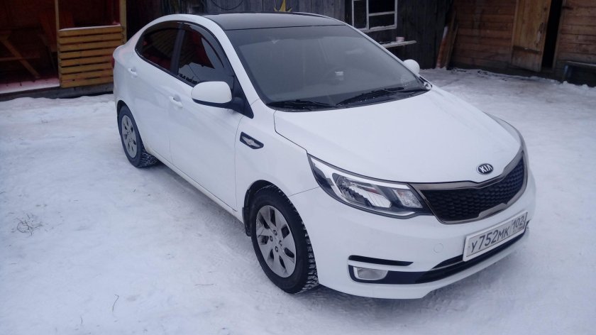 Киа Рио 4 белая с черной крышей
