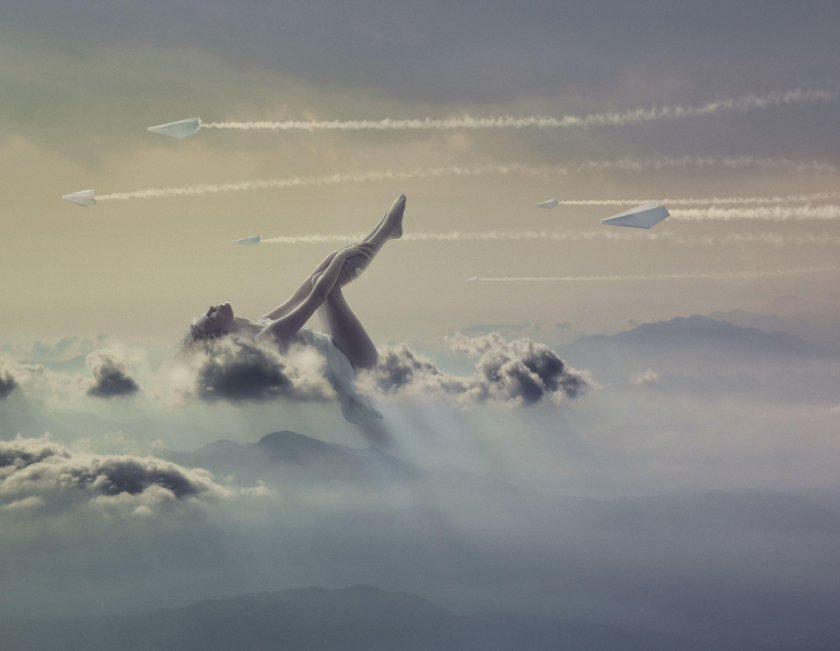 Девушка в облаках