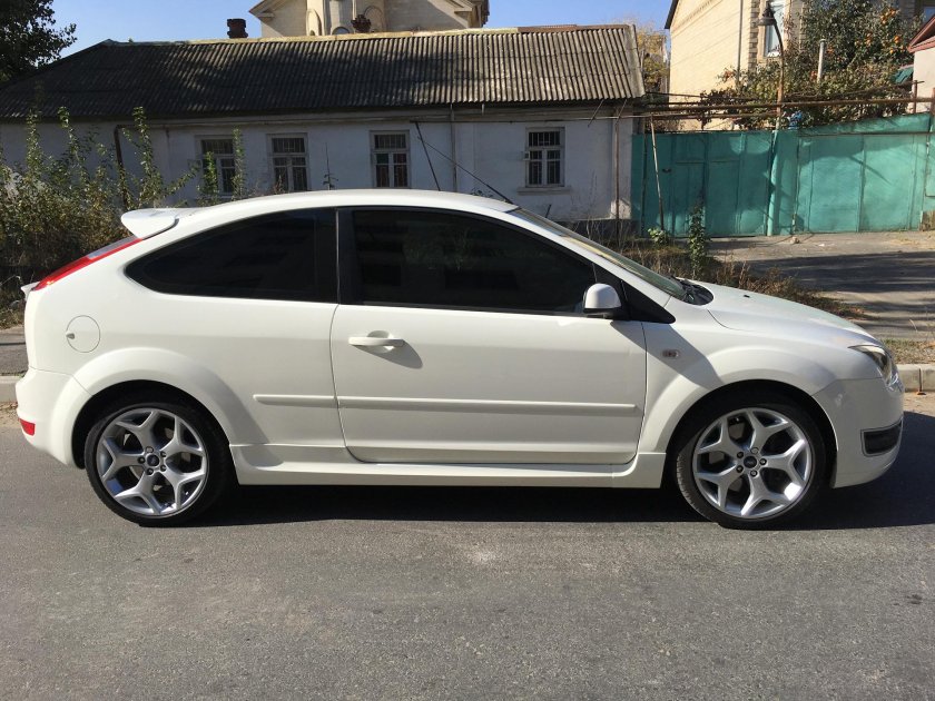 Форд фокус 2 хэтчбек диски r18