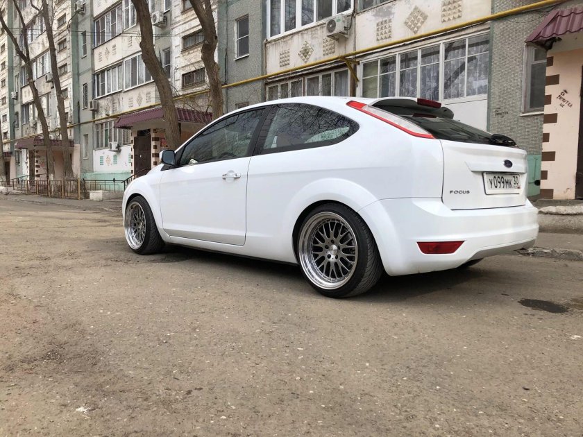 Ford Focus 2 хэтчбек r18