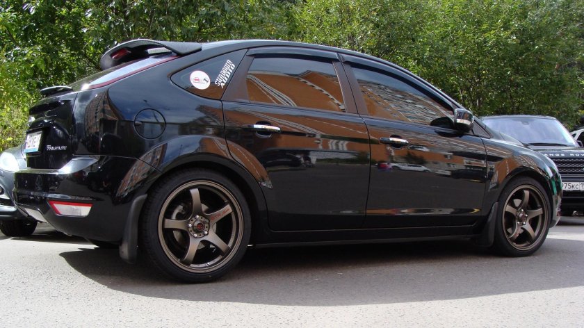 Ford Focus 2 черные диски