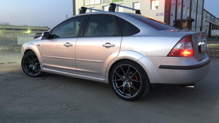 Ford Focus 2 r18