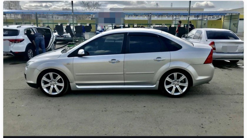 Ford Focus 2 r18 245/40