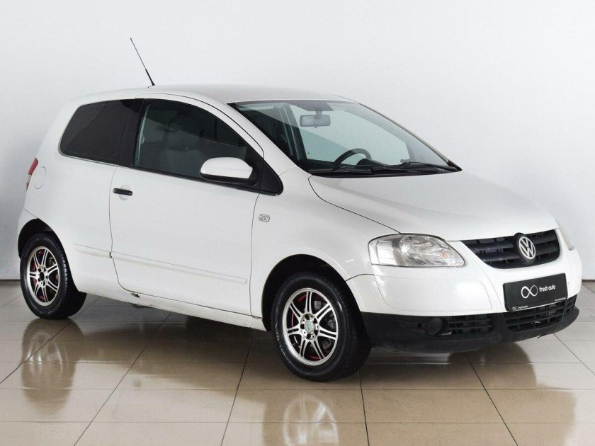 Фольксваген Фокс белый
