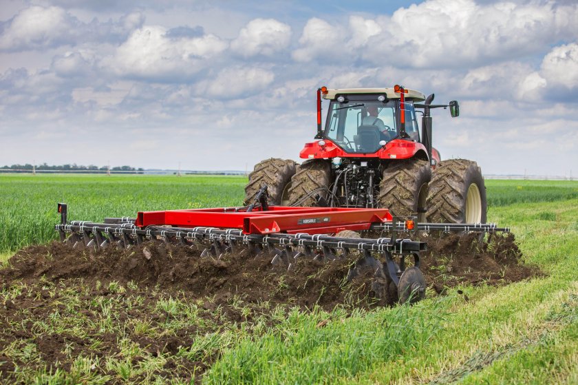 Офсетная борона versatile SD