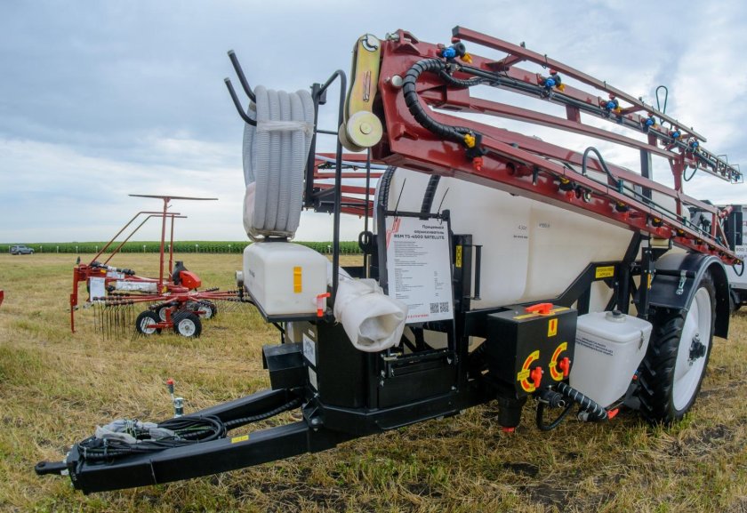 Самоходный опрыскиватель Ростсельмаш