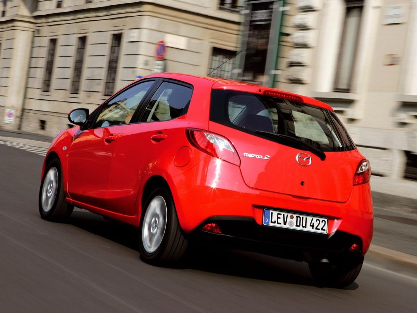Mazda 2 хэтчбек