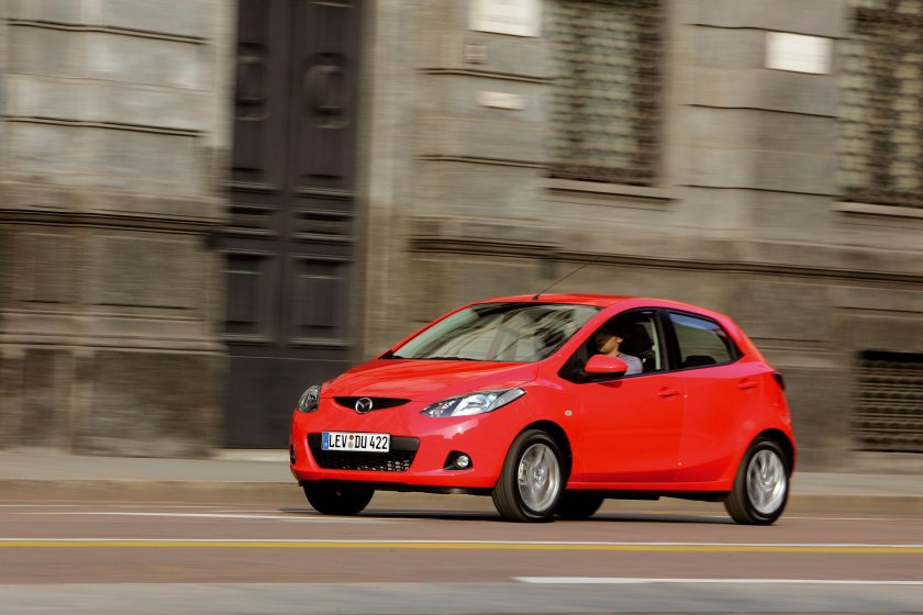 Малолитражка Мазда 2