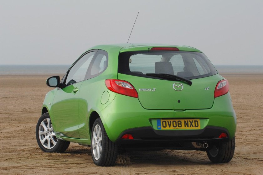 Малолитражка Мазда 2