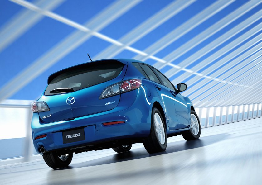 Мазда 3 2012