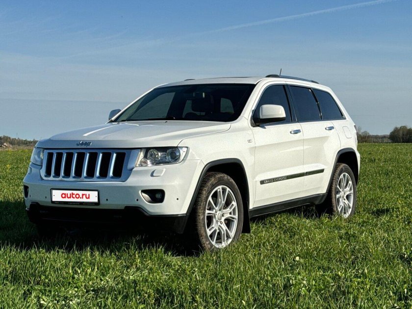 Jeep grand cherokee 2012 белый
