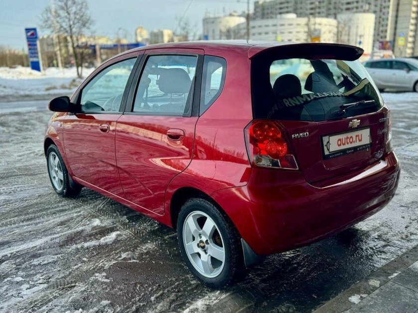 Chevrolet aveo 2008 хэтчбек красна
