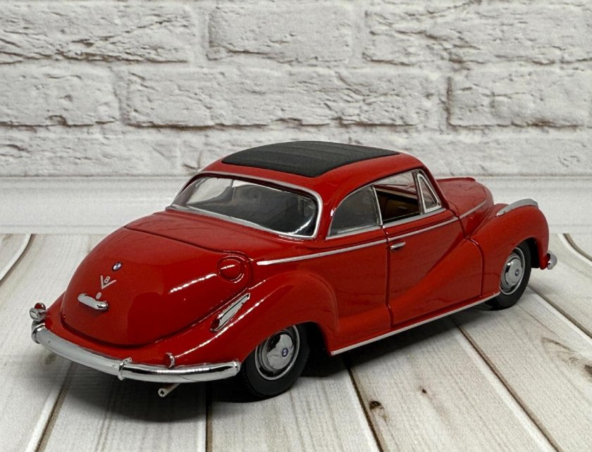 Коллекционная масштабная модель автомобиля