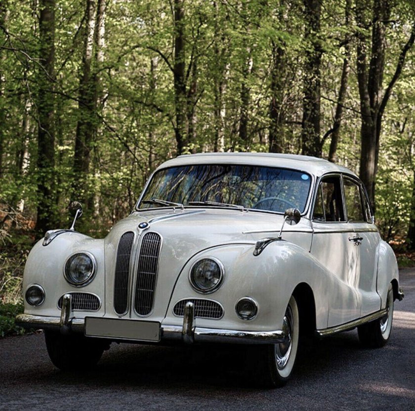 Bmw 501 luxury saloon.
